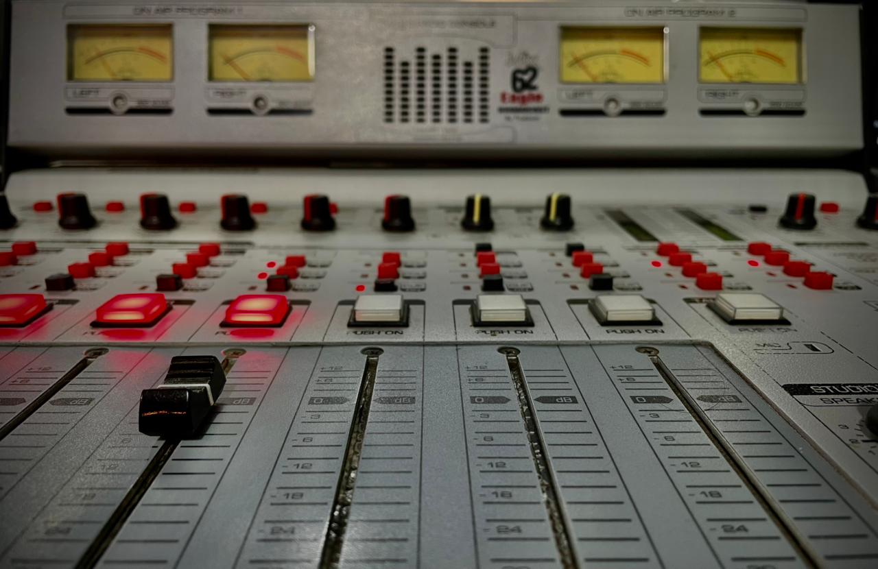 Consola FM La Voz